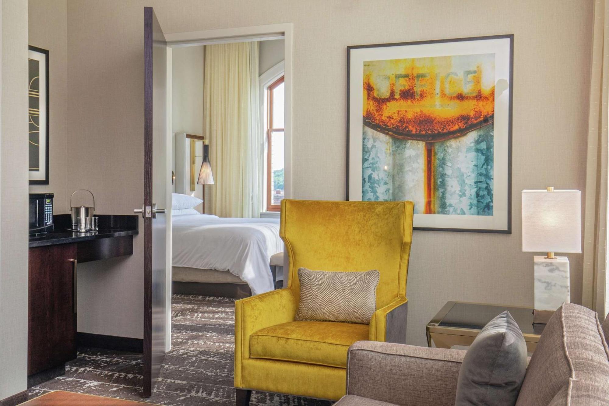 Doubletree By Hilton Youngstown Downtown Extérieur photo