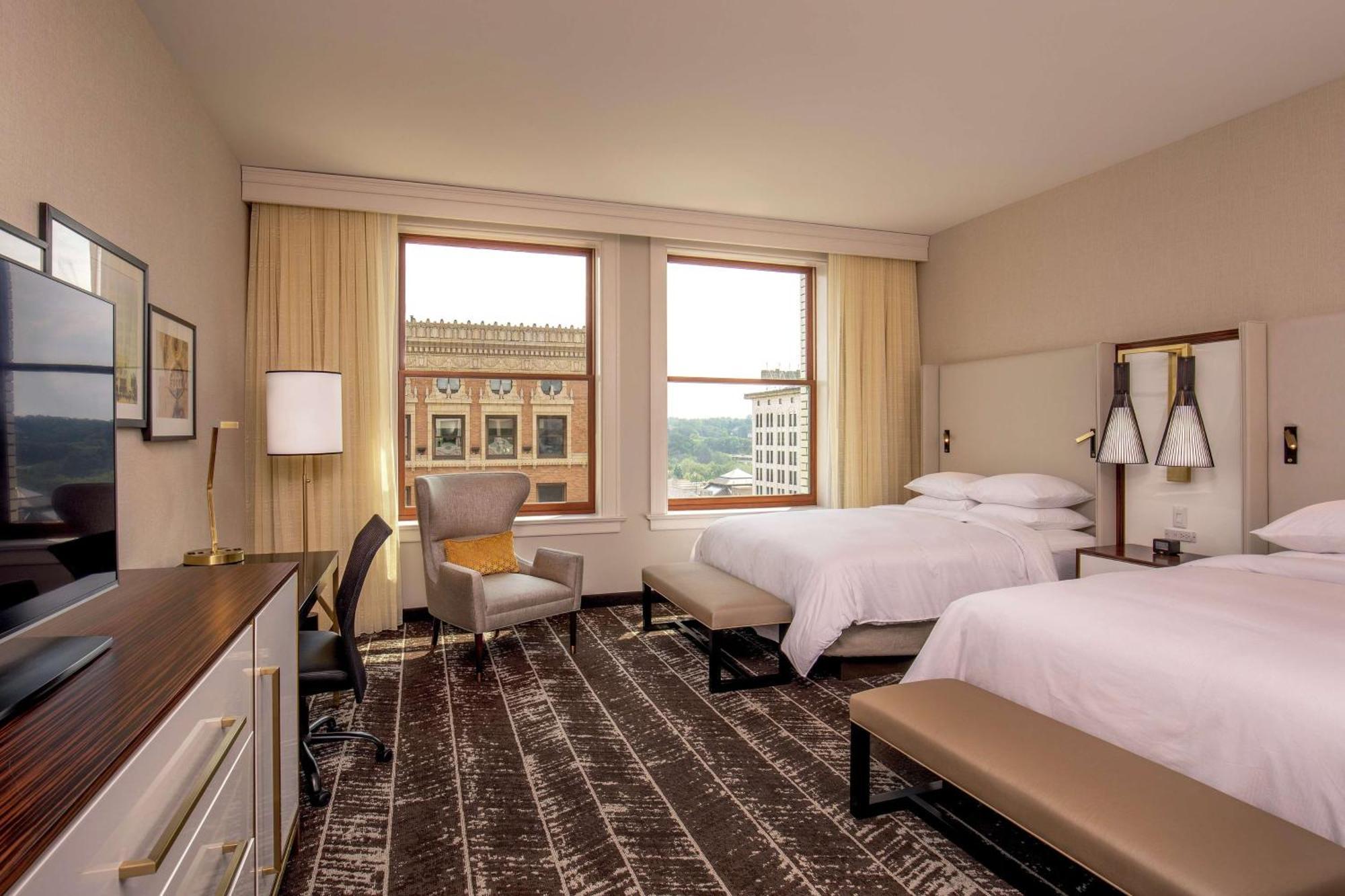 Doubletree By Hilton Youngstown Downtown Extérieur photo