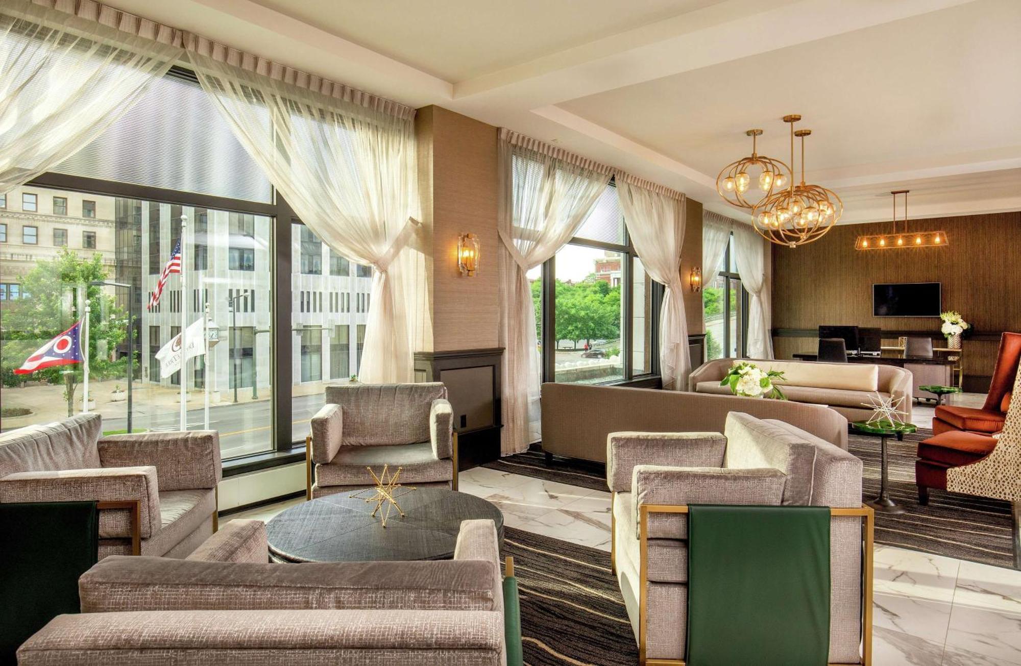 Doubletree By Hilton Youngstown Downtown Extérieur photo